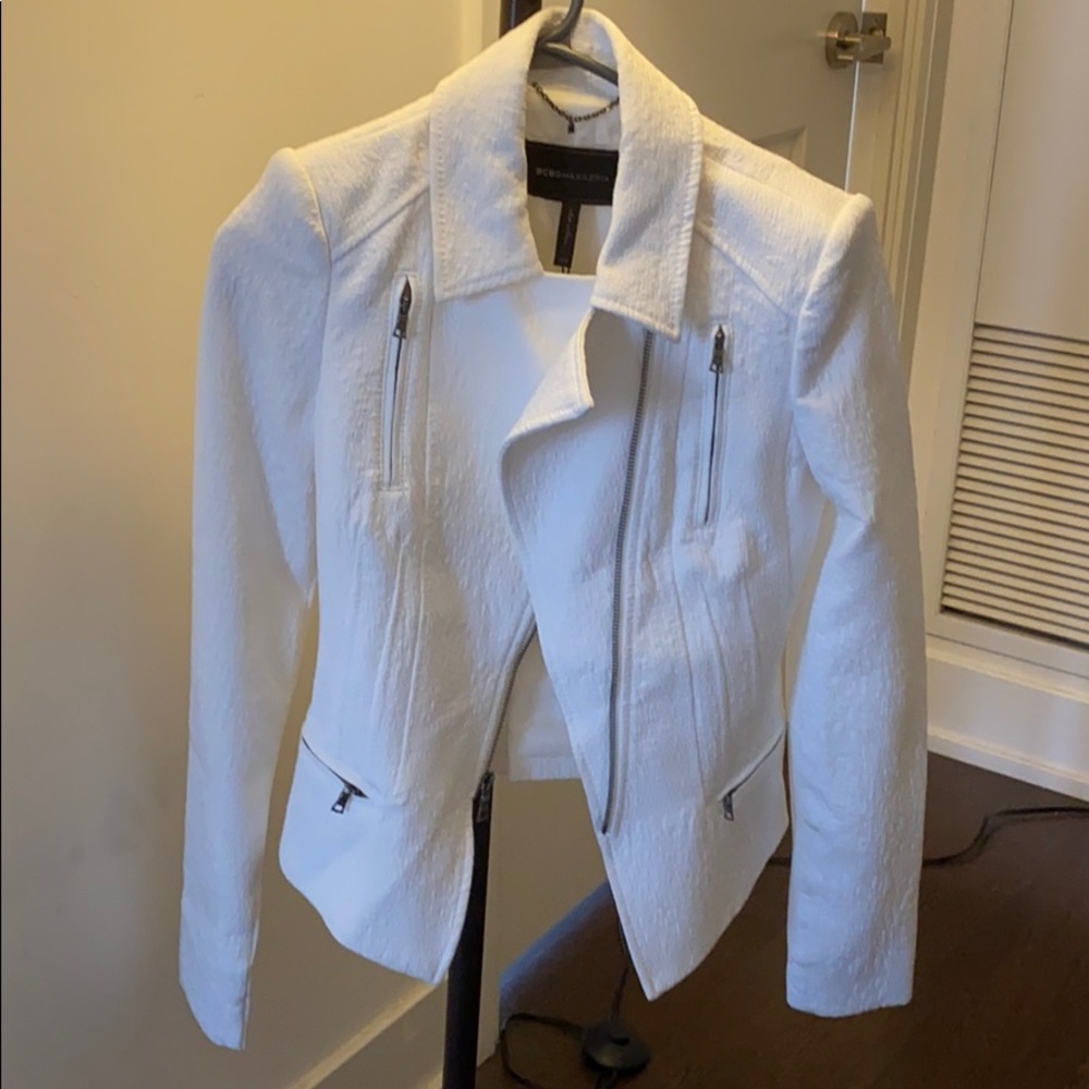 BCBGMAXAZRIA WHITE JACKET